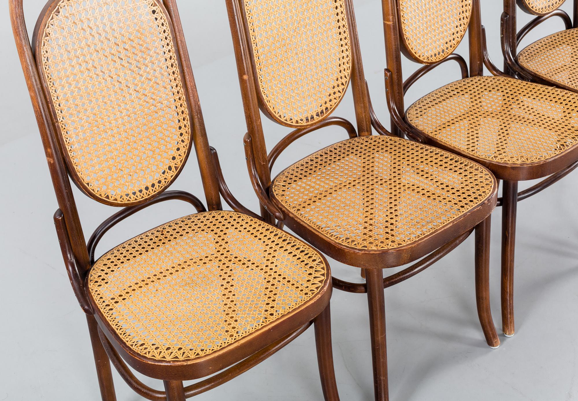 STOLAR, 4 st Thonet-typ. 1900-talets första hälft.