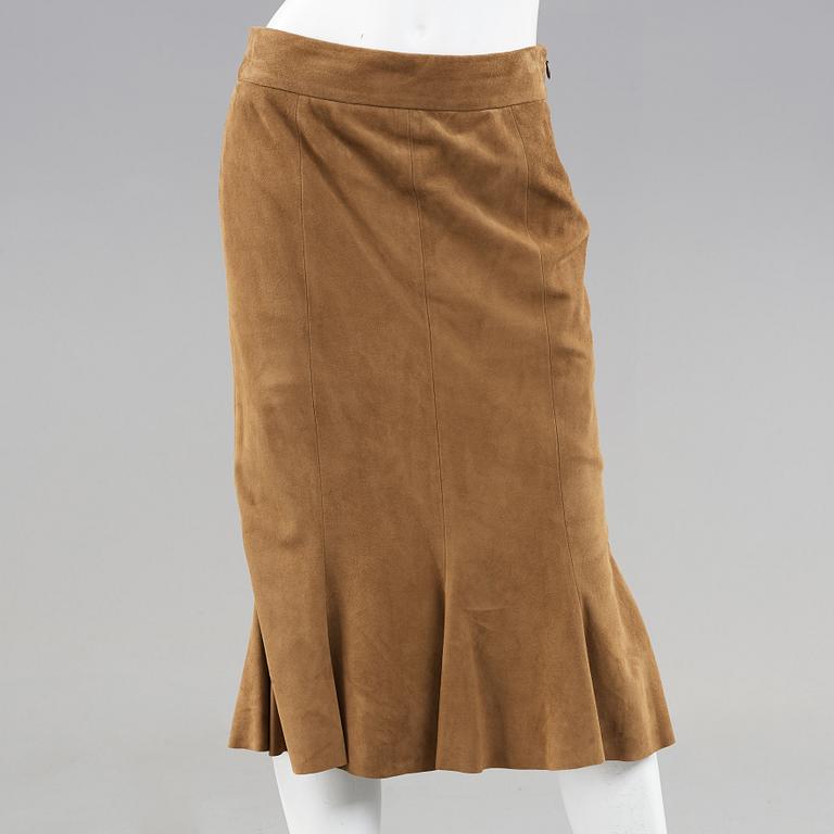 A beige suede skirt by Ralph Lauren.