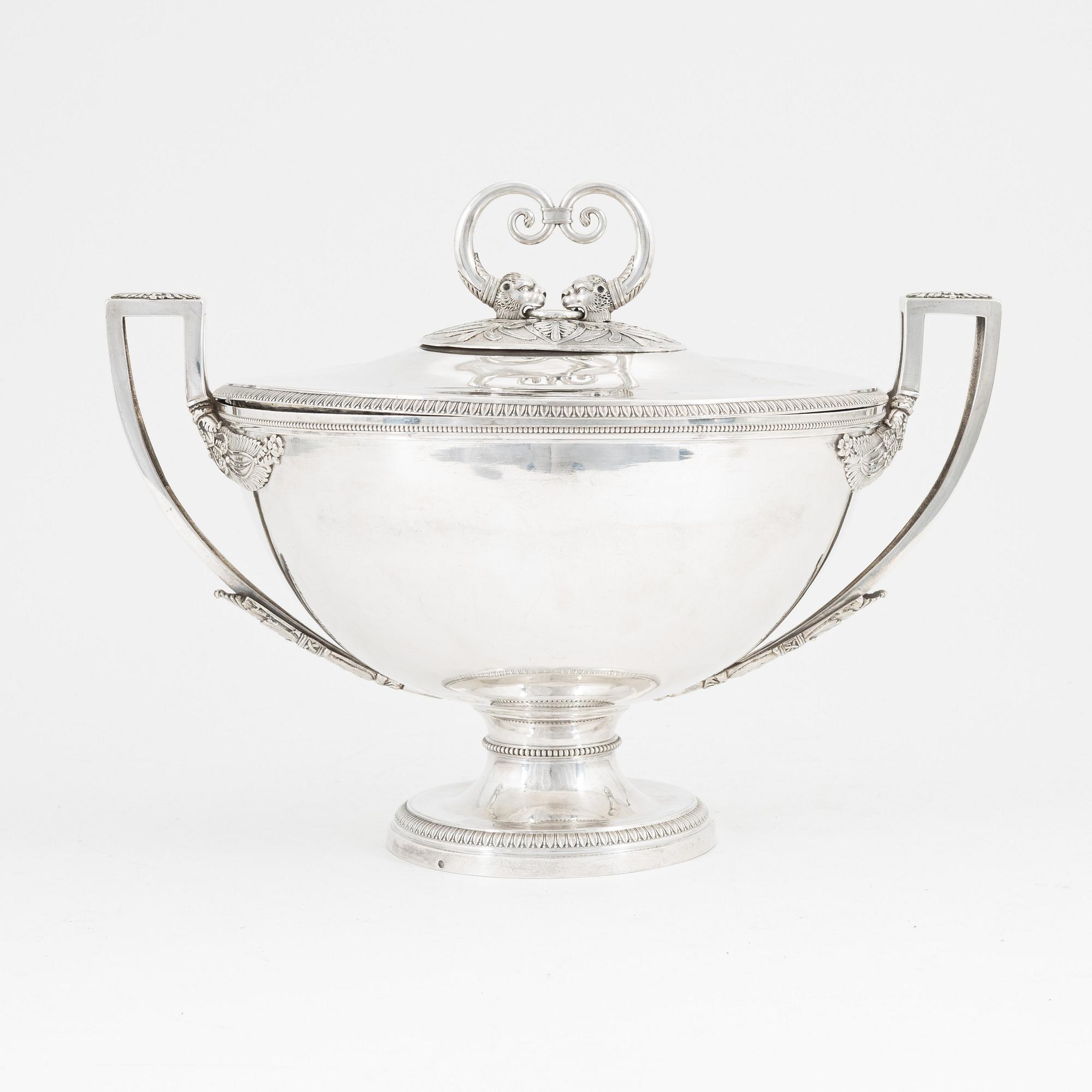 Skål med hänklar och lock, silver, empire, Paris, Frankrike 1809-19.