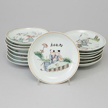 A set of 14 Chinese famille rose porcelain dishes.