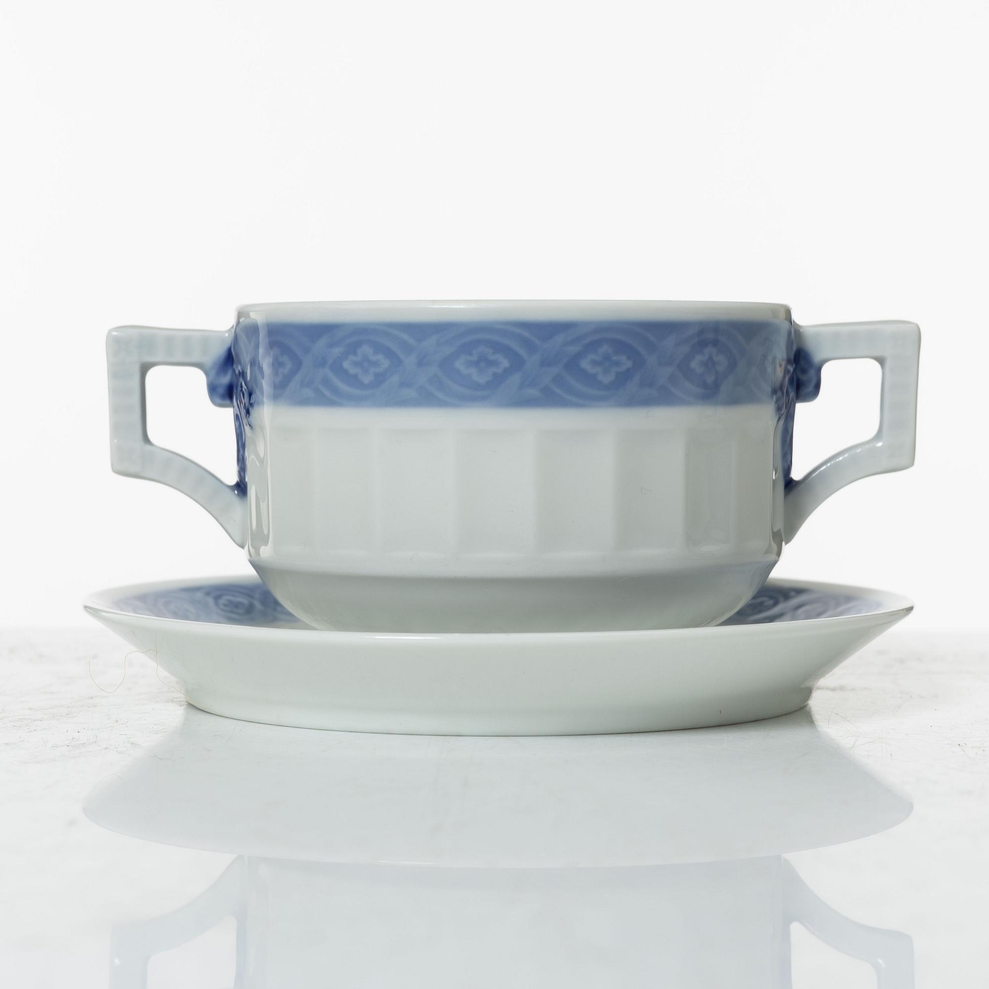 Arnold Krogh, service, 38 pieces, porcelain, "Blue Fan", Royal Copenhagen, Denmark.