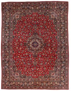 A carpet, semi-antique Kashan, ca 428,5 x 323,5 cm.