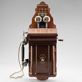 VÄGGTELEFON, LM Ericsson. Sekelskiftet 1900.