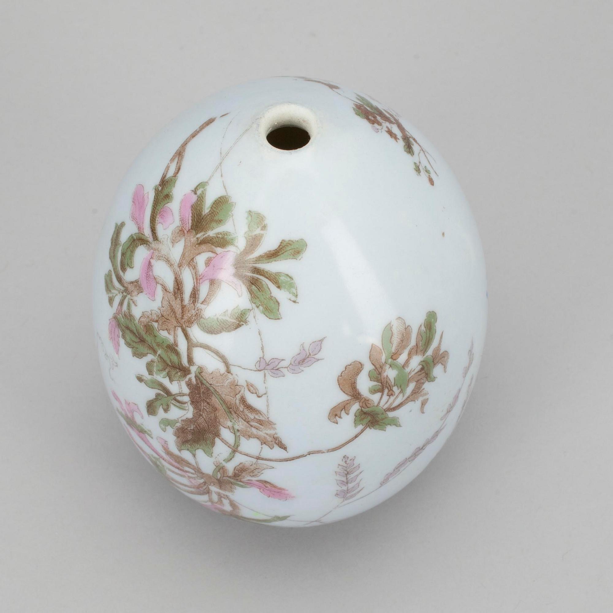 ÄGG, porslin, Ryssland, 1800-talets slut.