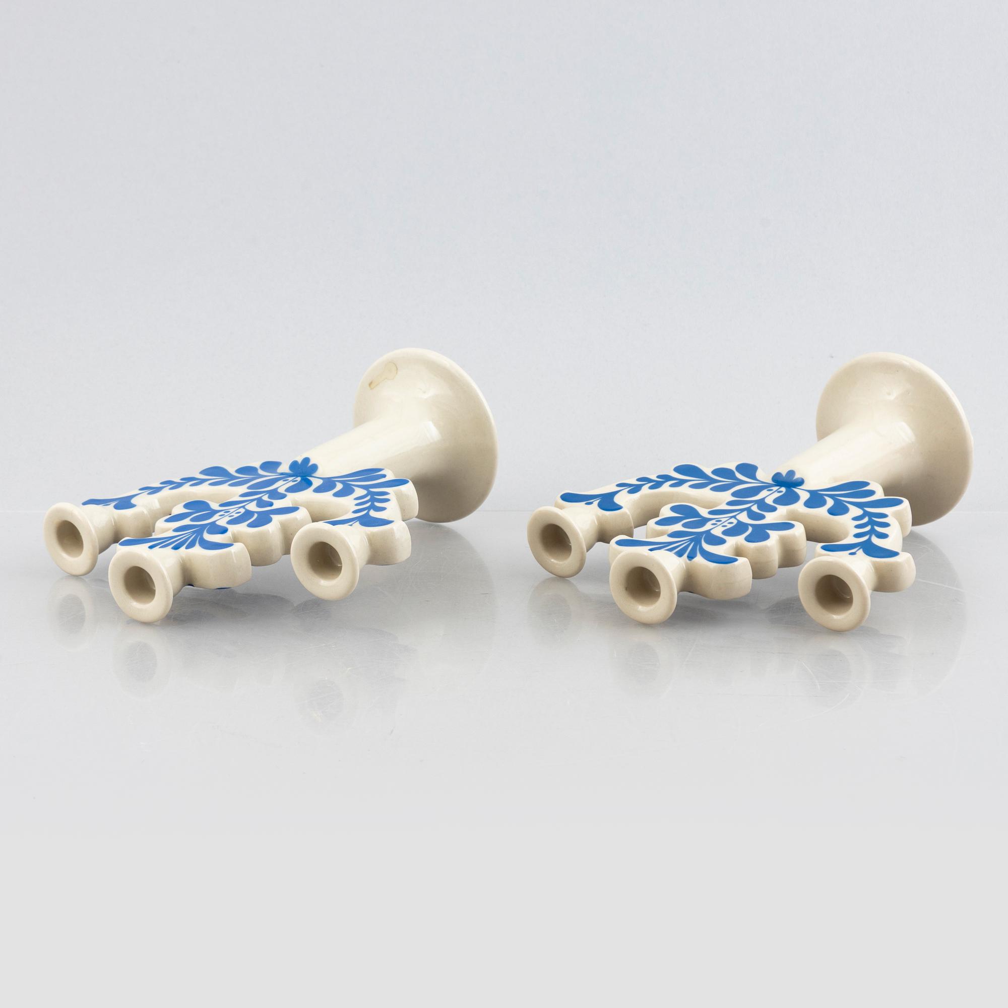 Lisa Larson, ljusstakar, 6 st, ljuslykta samt salt- och pepparströare, stengods och majolika, bl.a. Höganäs.