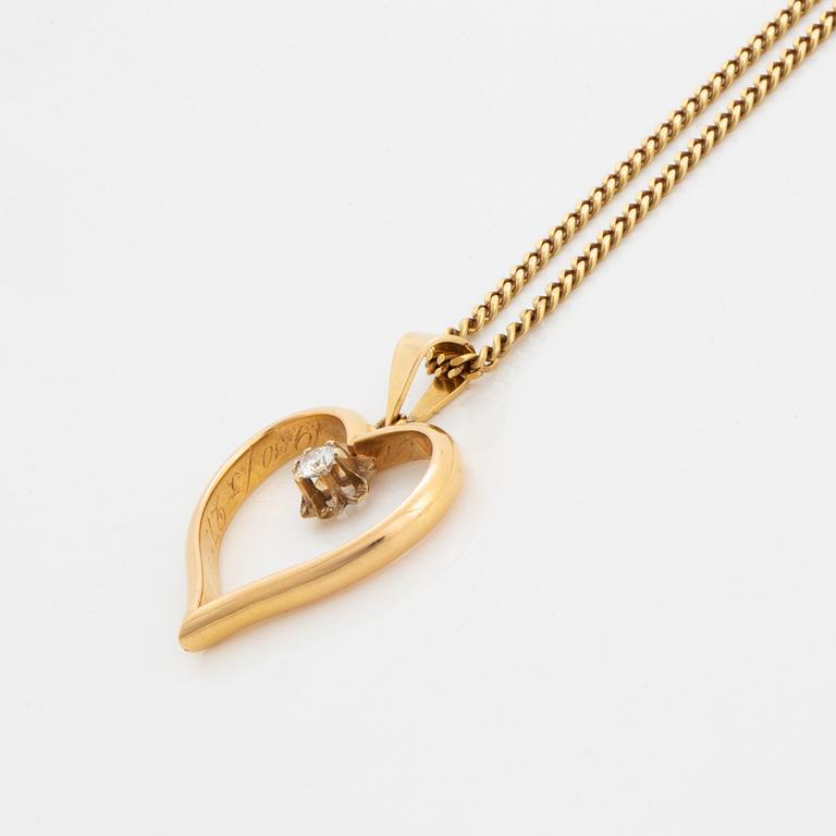 Brilliant-cut diamond heart pendant, with chain.