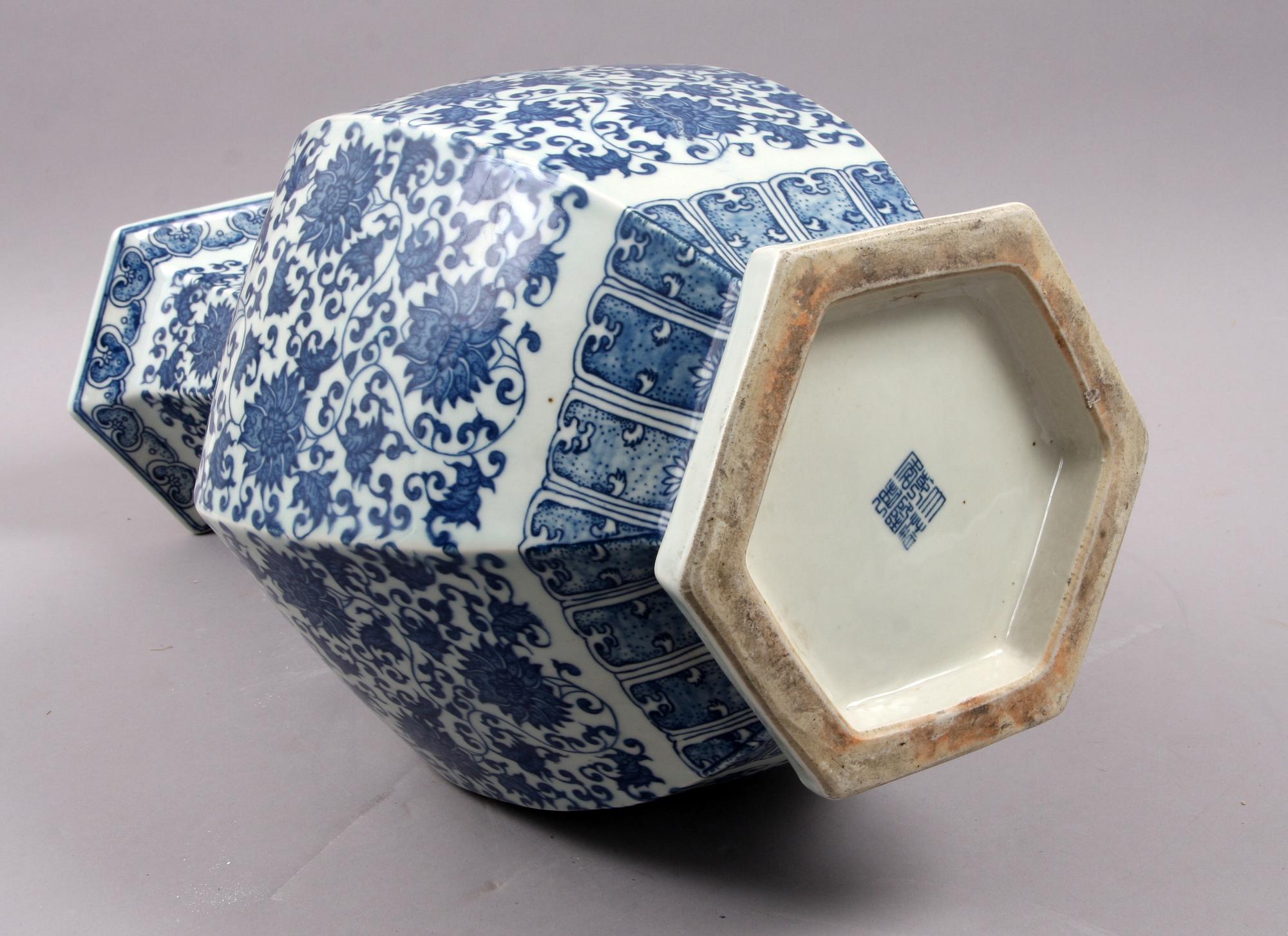 URNA, porslin, 1900-tal.