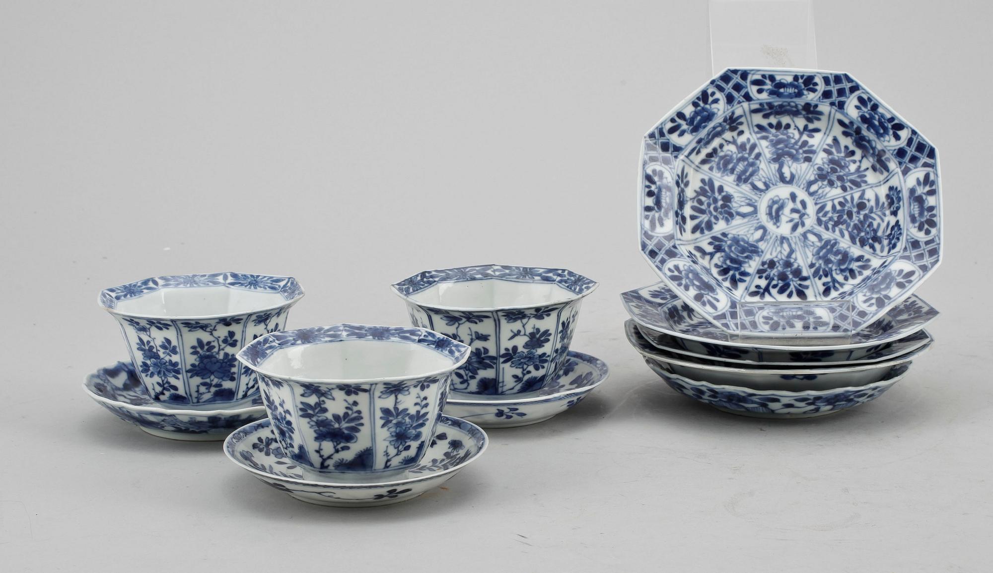 KOPPAR MED FAT 3st SAMT 5 UDDA FAT, porslin, bla Kangxi, Kina 1600-1700-tal.