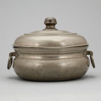 GRÖTSKÅL, tenn, Johan Lindwall, Nyköping 1849.