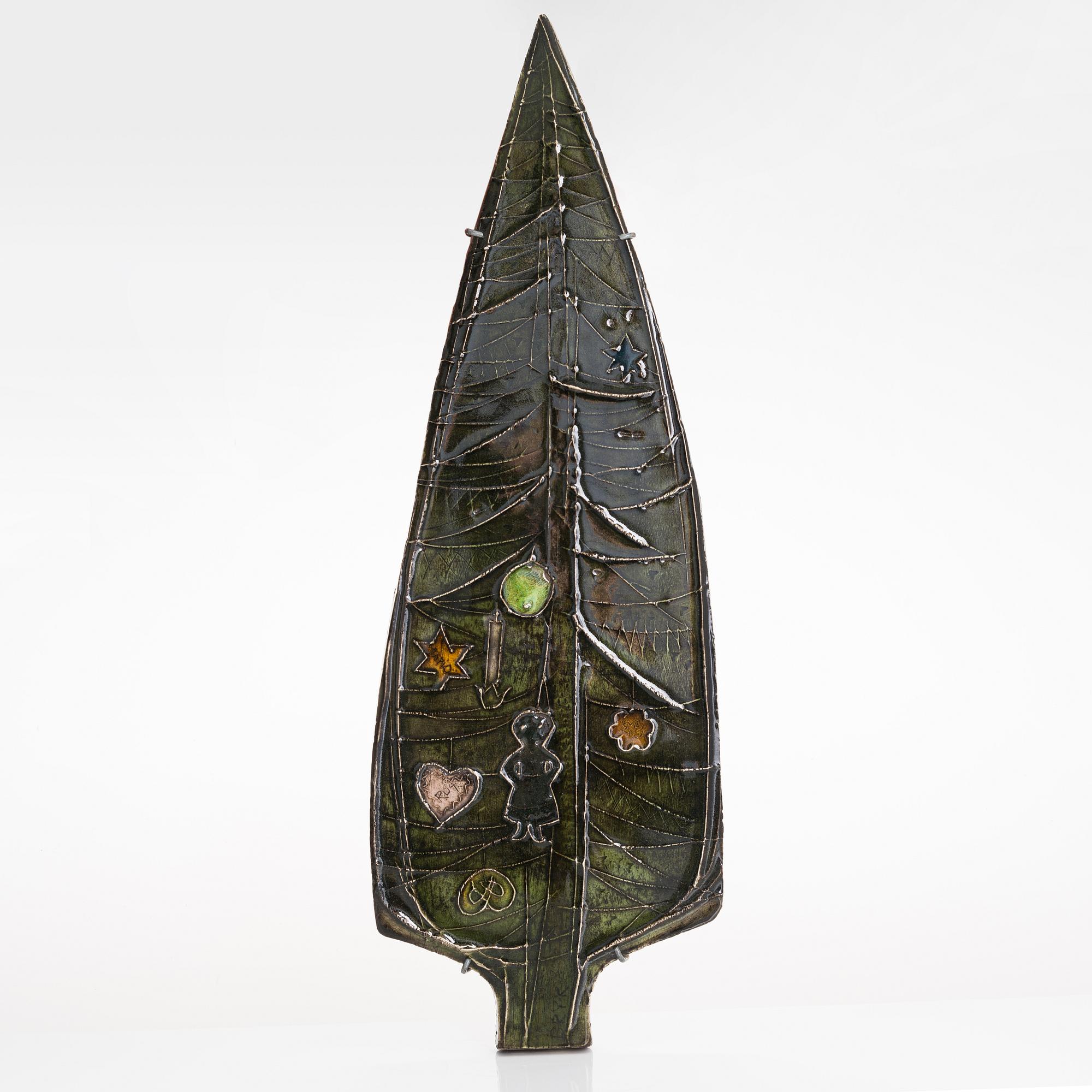 Rut Bryk, reliefi, kivitavaraa, signeerattu BRYK.