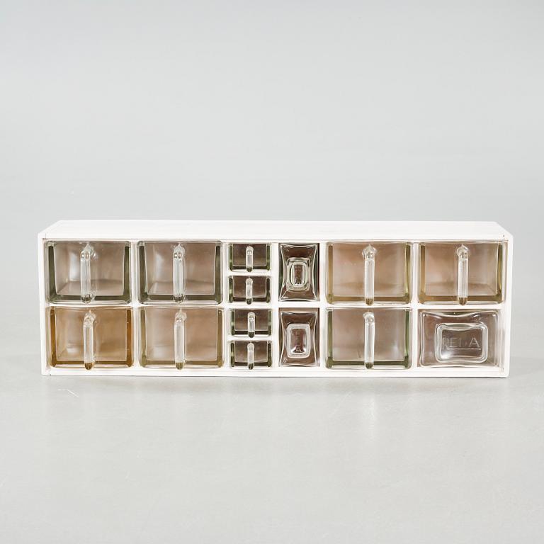 SPECERI- / KRYDDHYLLA, "Reda", Gunnar Fredrikson AB, omkring 1900-talets mitt.