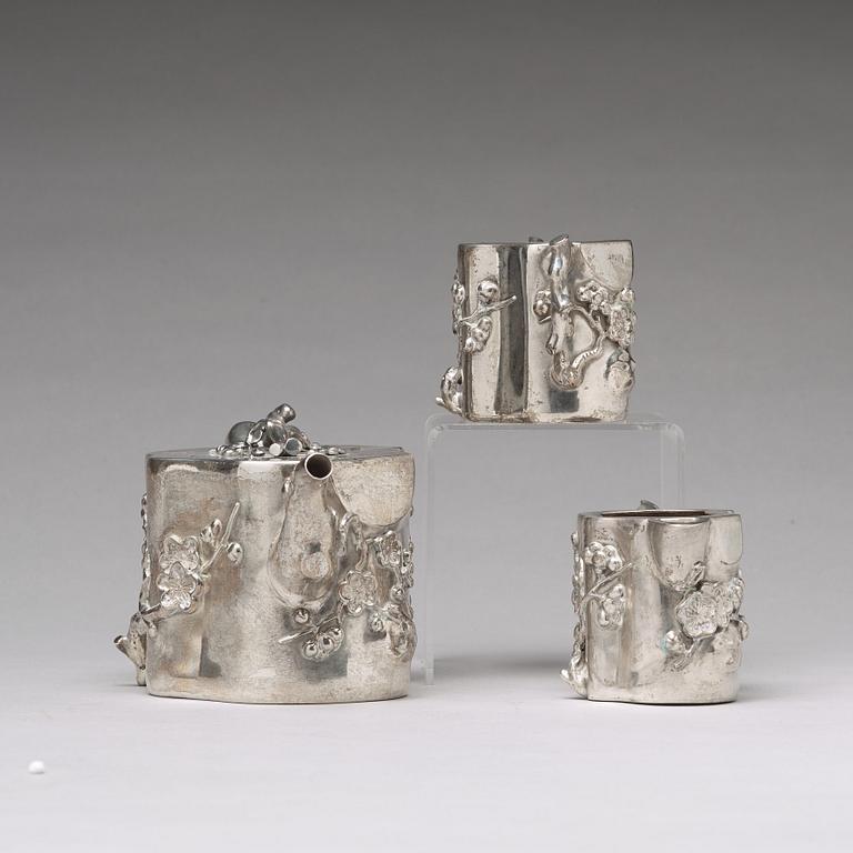 A Chinese silver tea set, Wang Hing & Co, early 20th Century.