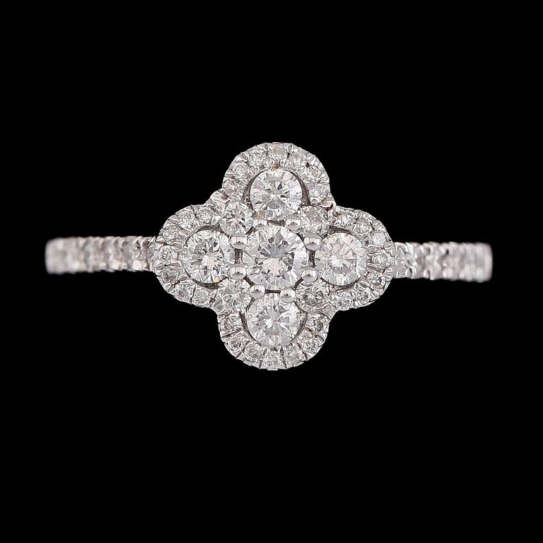 RING, 18K vitguld, diamanter tot ca 0.57 ct.