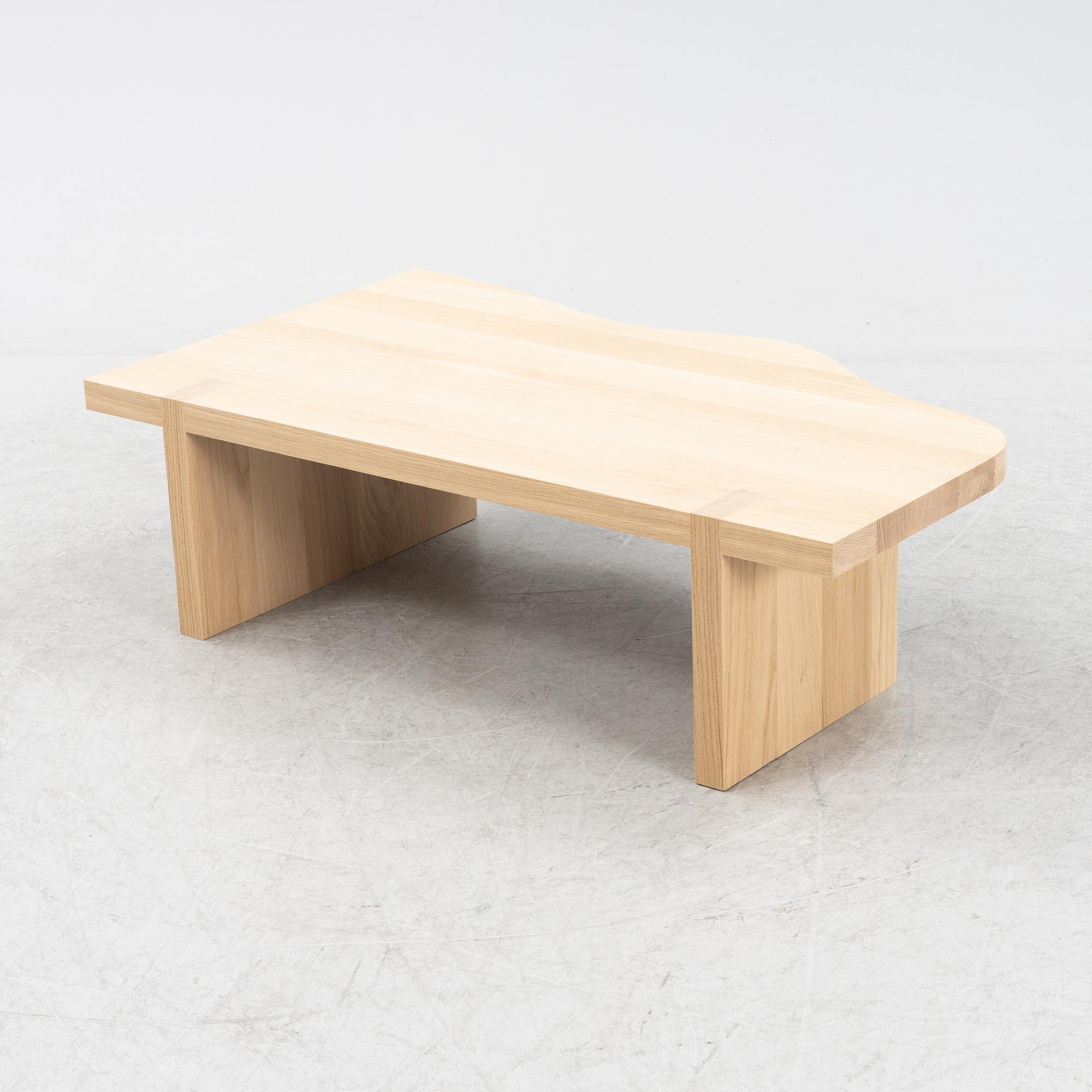 Axel Wannberg, a "Wave" table, first edition, executed by Lind Snickeri for Layered, 21sr century.
