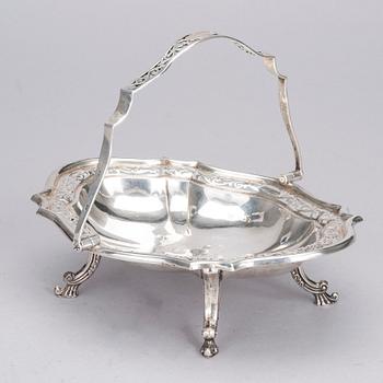 BRÖDKORG, sterlingsilver, England, 1900-talets början. Vikt ca 477 g.