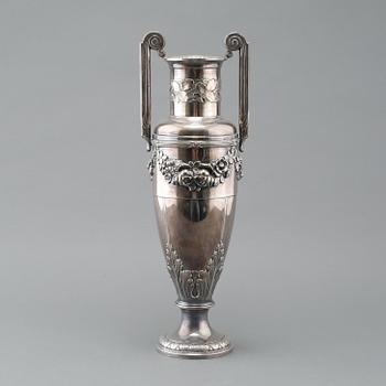 HÄNKELVAS, nysilver, 1900-talets första del.