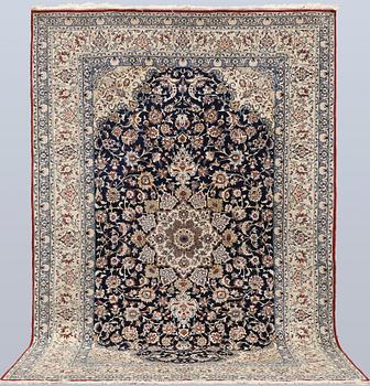 Matta, semiantik Nain, part silk, s.k. Tuteshk, ca 310 x 193 cm.