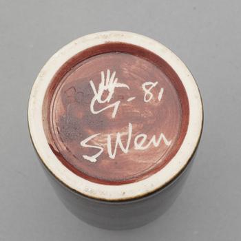 VASER samt SKÅL, 2+1 st, stengods, Sven Wejsfelt, Gustavsberg, 1900-talets andra hälft.