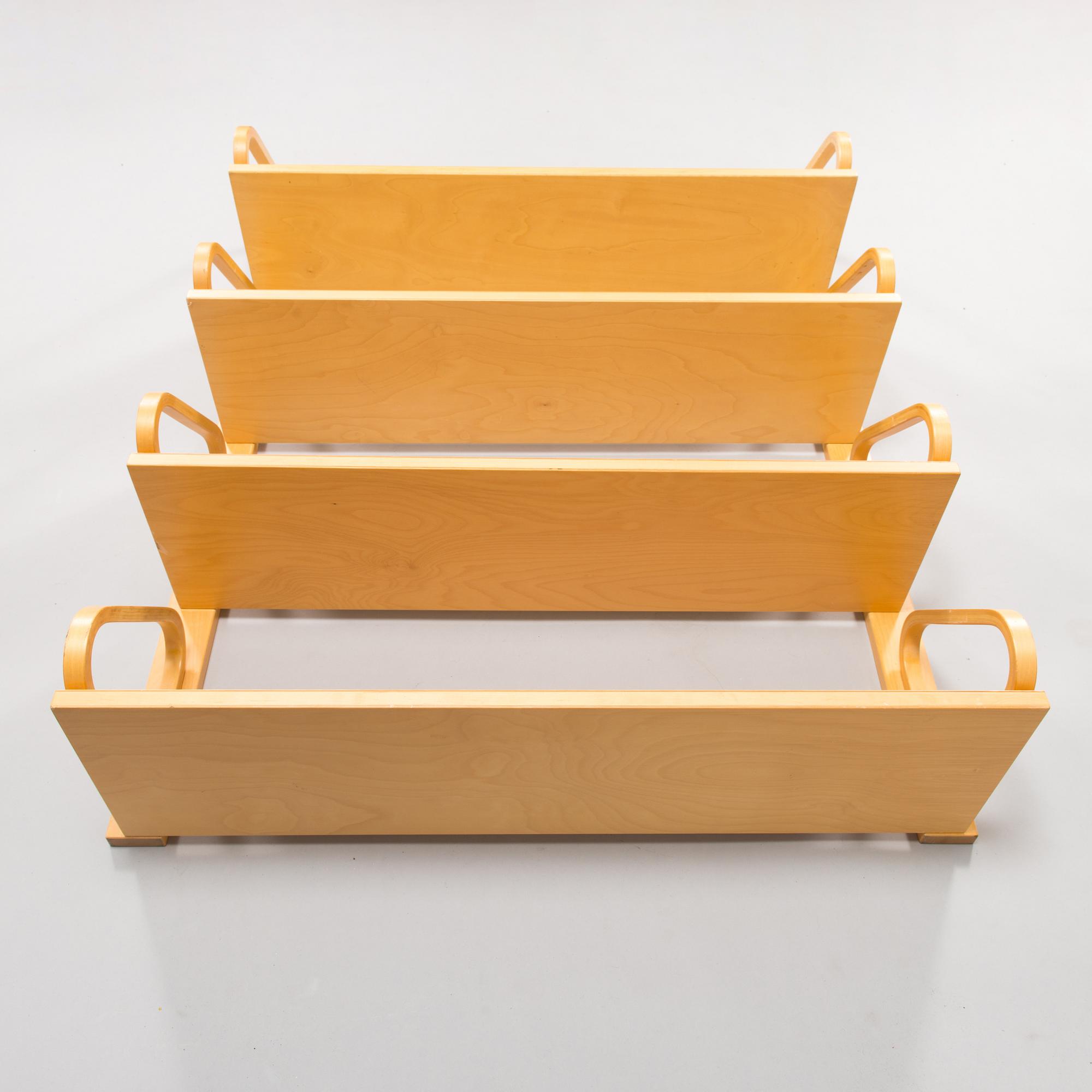 Alvar Aalto, seinähylly, 112B-4, Artek 1900-luvun loppu.