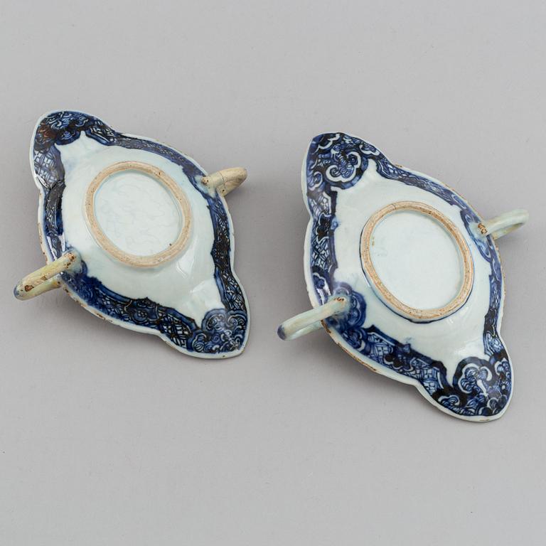 A pair of blue and white sauce boats, Qing dynasty, Qianlong (1736-95).