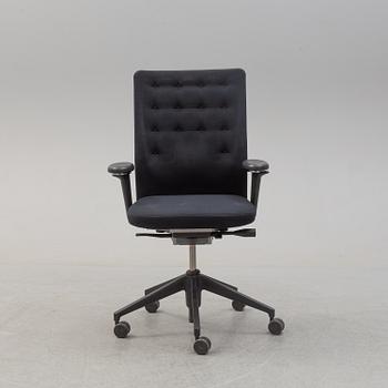 A 21th century 'ID Trim' office chair by Antonio Citterio, Vitra.