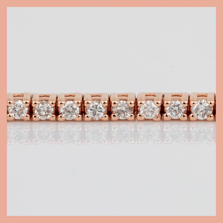 ARMBAND, rivière, 18K roséguld med briljantslipade diamanter, tot ca 0,99 ct. Total vikt ca 5,5 g.