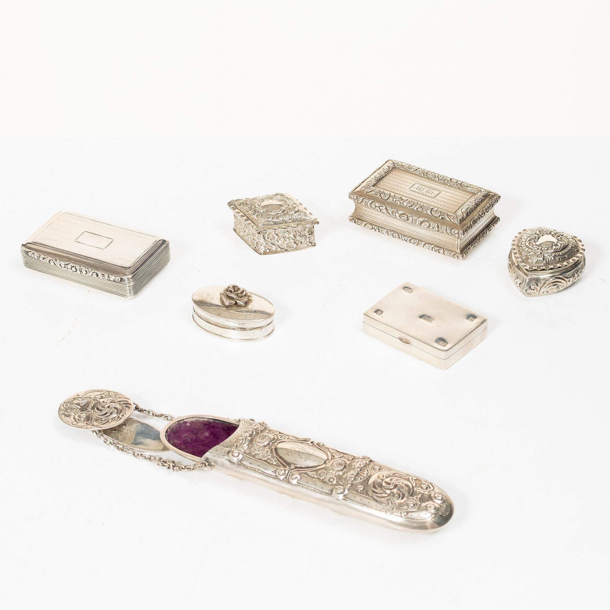 Six English silver boxes and a spectacle case for a chatelaine, silver, Birmingham and Sheffield.