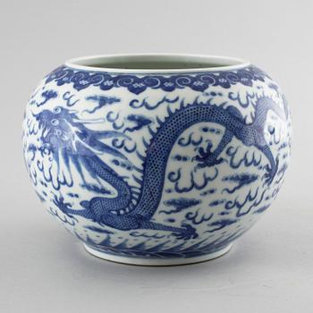 A blue and white dragon jar, Qing dynasty with Qianlong mark.