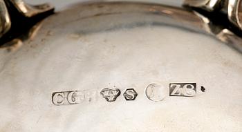 KAFFESERVIS, 3 delar, silver, rokokostil, CG Hallberg, Stockholm 1950. Tot ca 1208 gram.