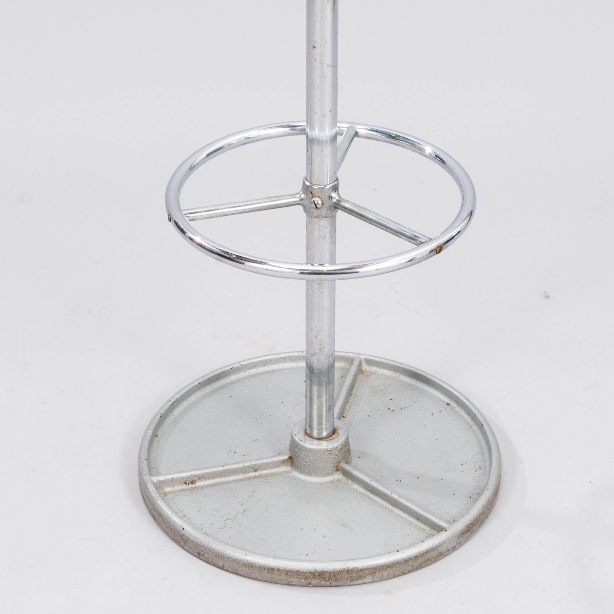 A mid 20th century 'JM-571' coat rack for Merivaara.