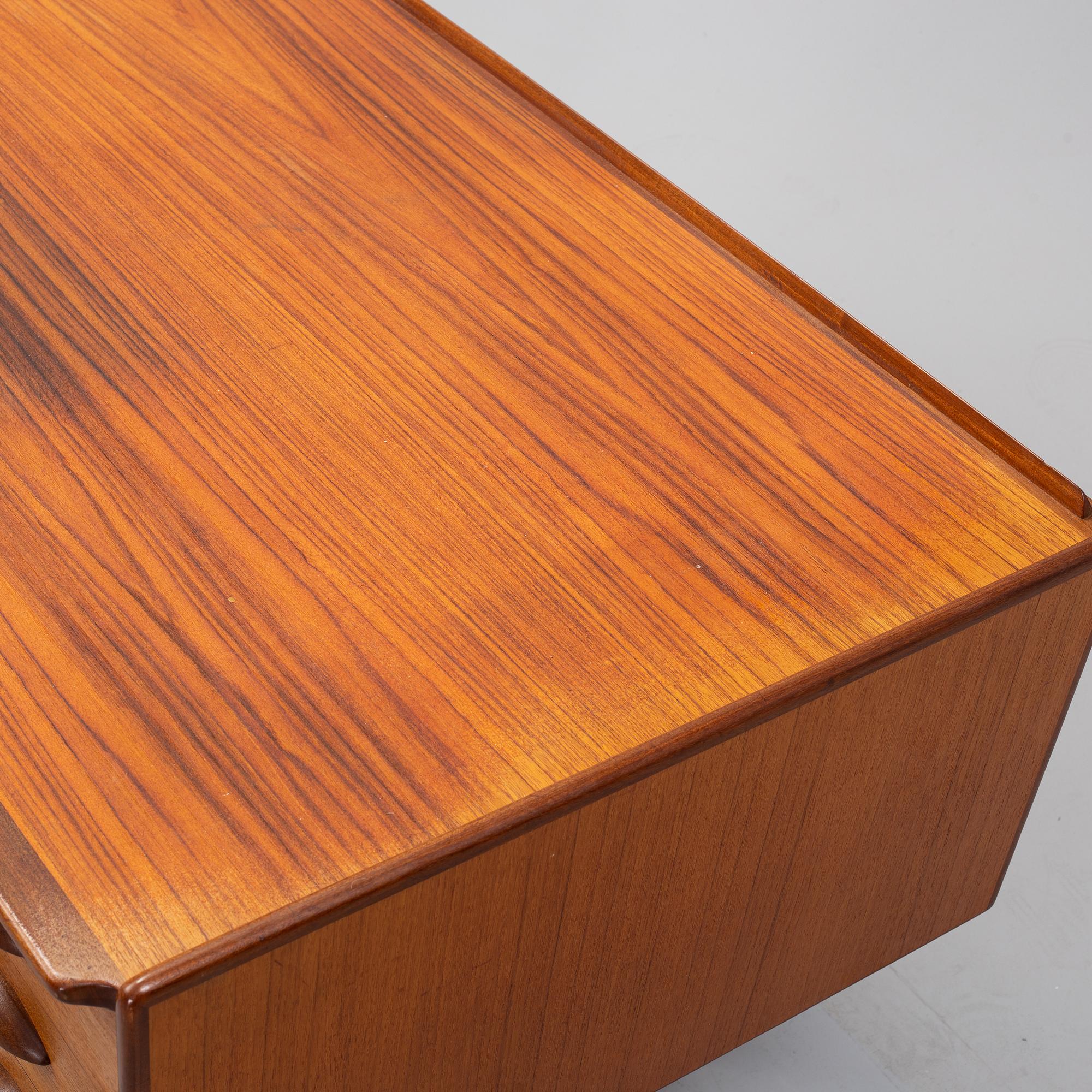 An 'Uddebo' writing desk by Svante Skogh for Balder, 1950's.