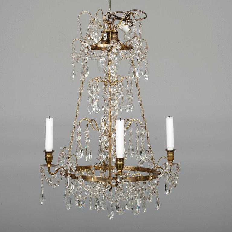 TAKKRONA, gustaviansk stil, 1900-talets början. Höjd ca 62 cm.