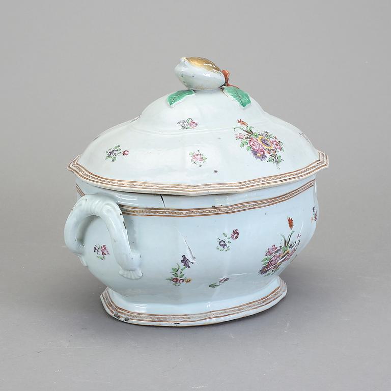 SÅSTERRIN, Kina, kompaniporslin, 1700-tal.