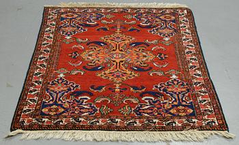 A rug, semi-antique Hamadan, ca 140 x 110 cm.