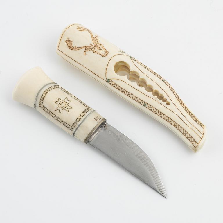 A reindeer horn knife in box by Bertil Fällman, signed.