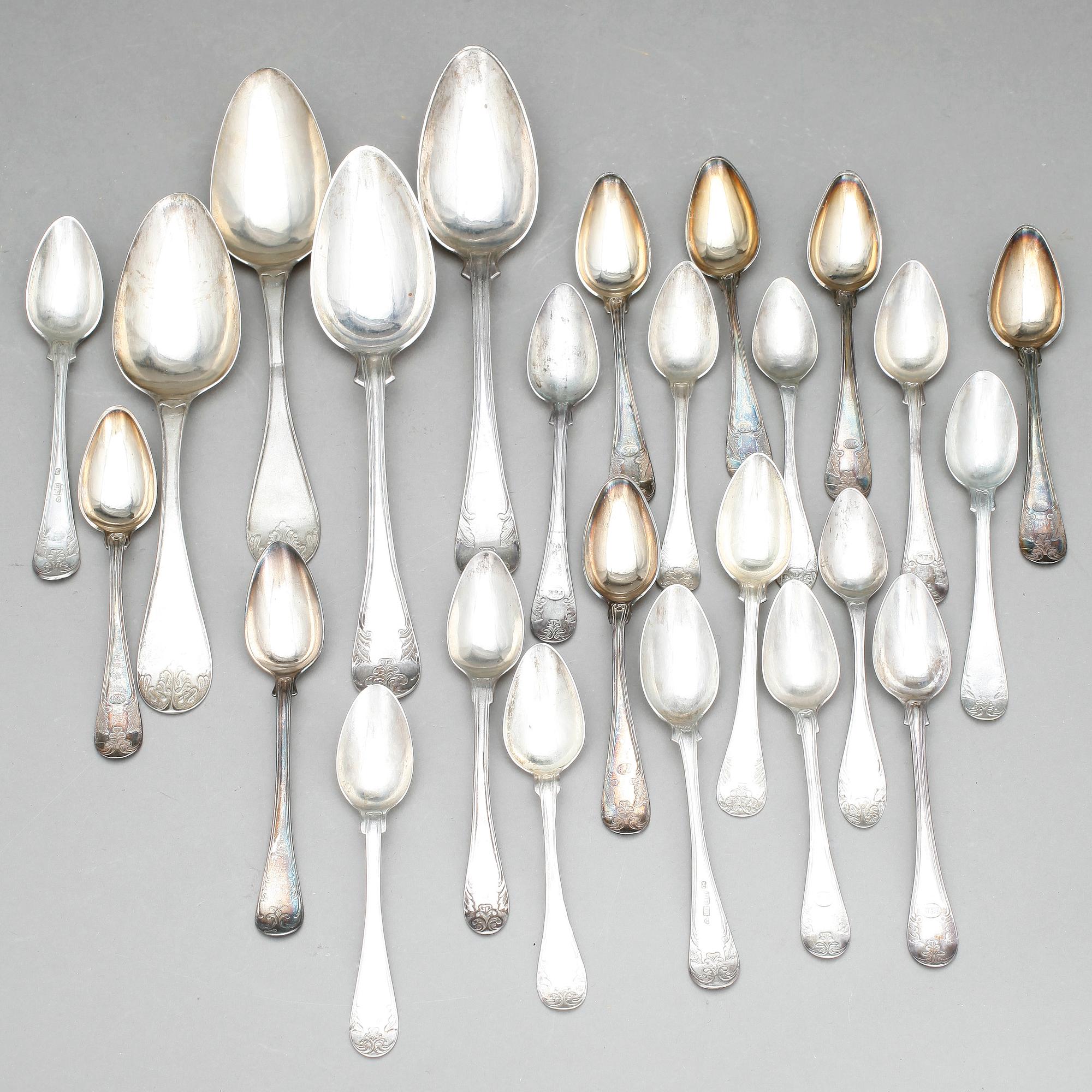 BESTICK, 25 st, silver, "Fransk spets", bland annat Carl Neuendorff dy, Karlskrona, 1846. Vikt ca 418g.