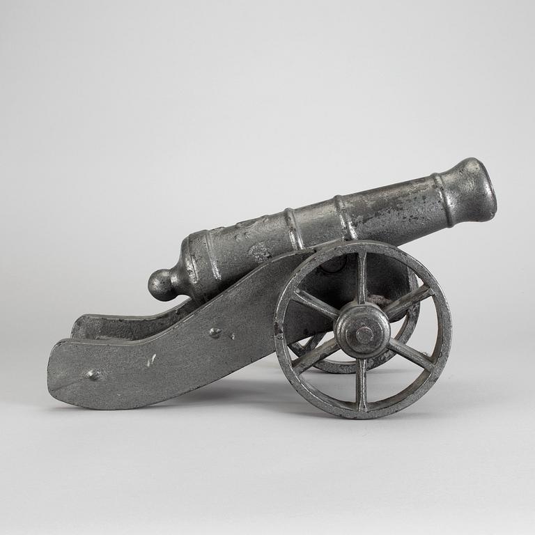 KANON, gjutjärn, Stavsjö Bruk, 1900-talets mitt.