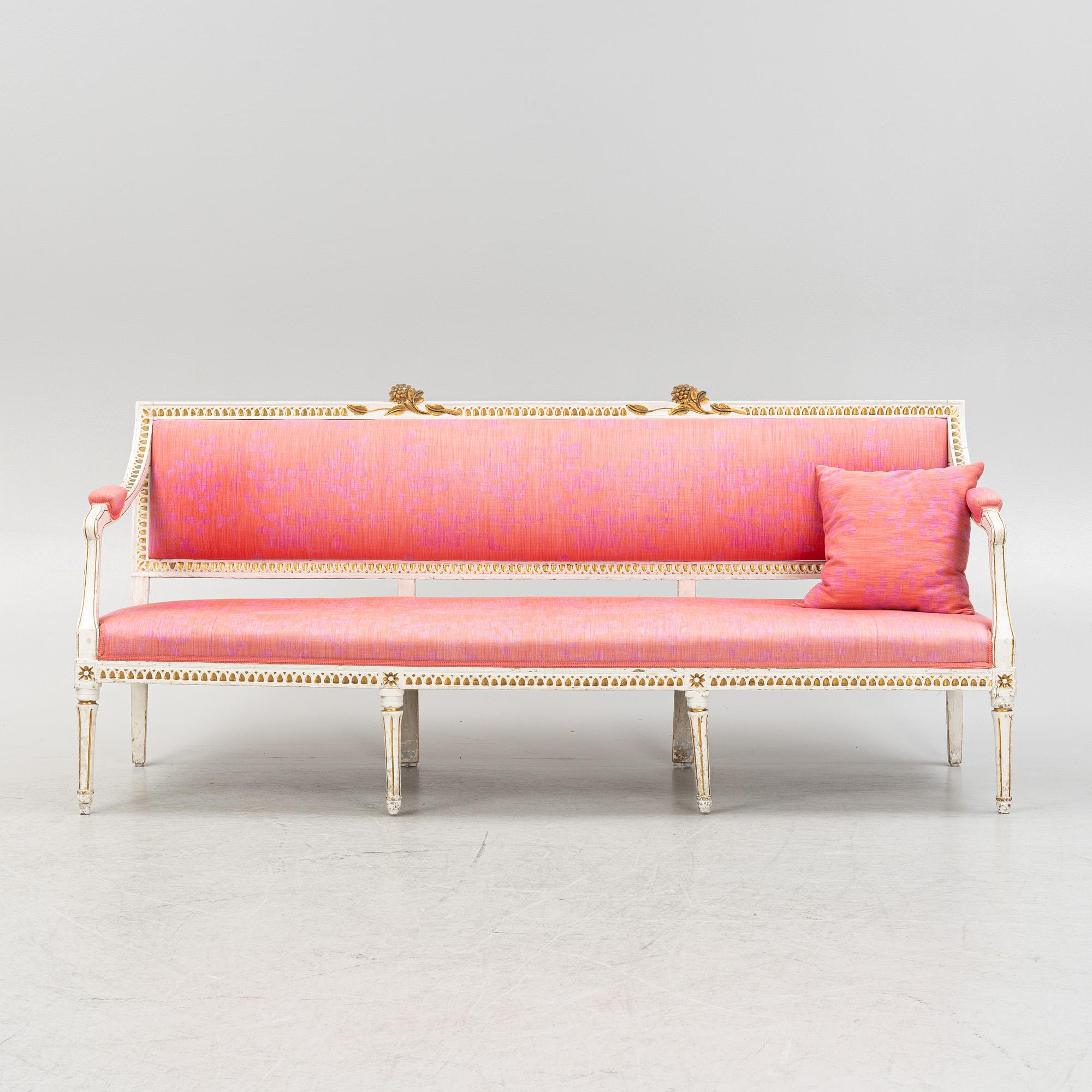 A Gustavian sofa, around 1800.