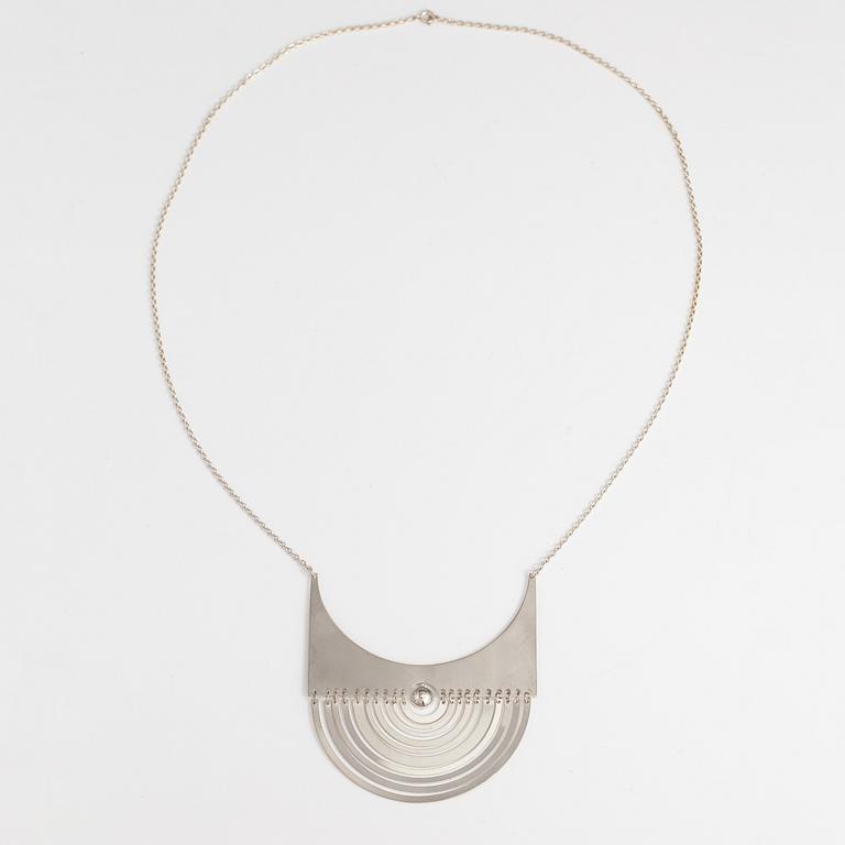 Tapio Wirkkala, A sterling silver necklace "Puolikuu". Westerback, Helsinki 1972.