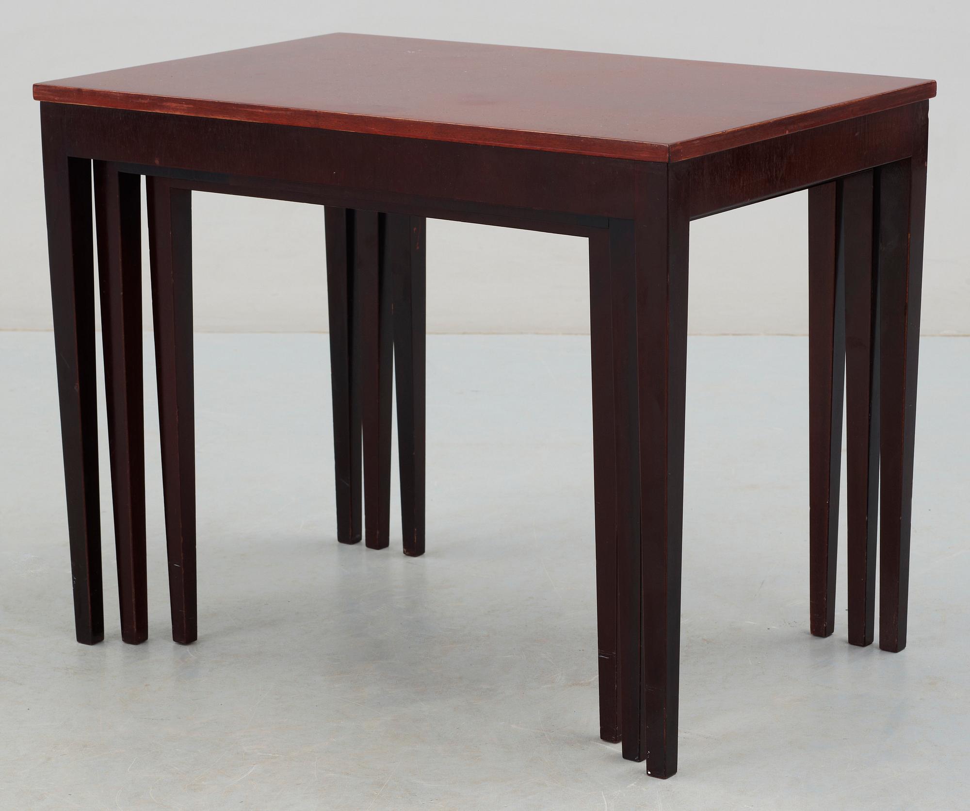 SATSBORD, 3 delar, 1900-talets andra hälft.