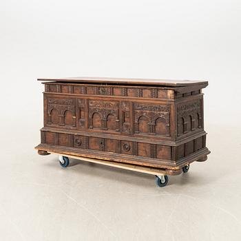 Cassone Renaissance style 19th century.