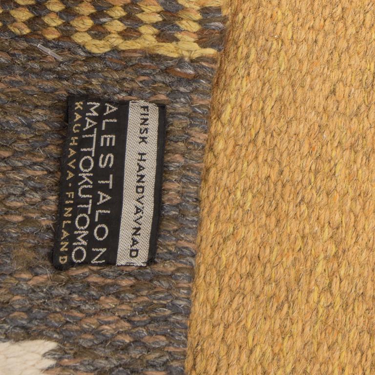 MATTA, rölakan, monogramsignerad IS (Ingegerd Silow). Alestalon Mattokutomo, Finland. Ca 200 x 138 cm.