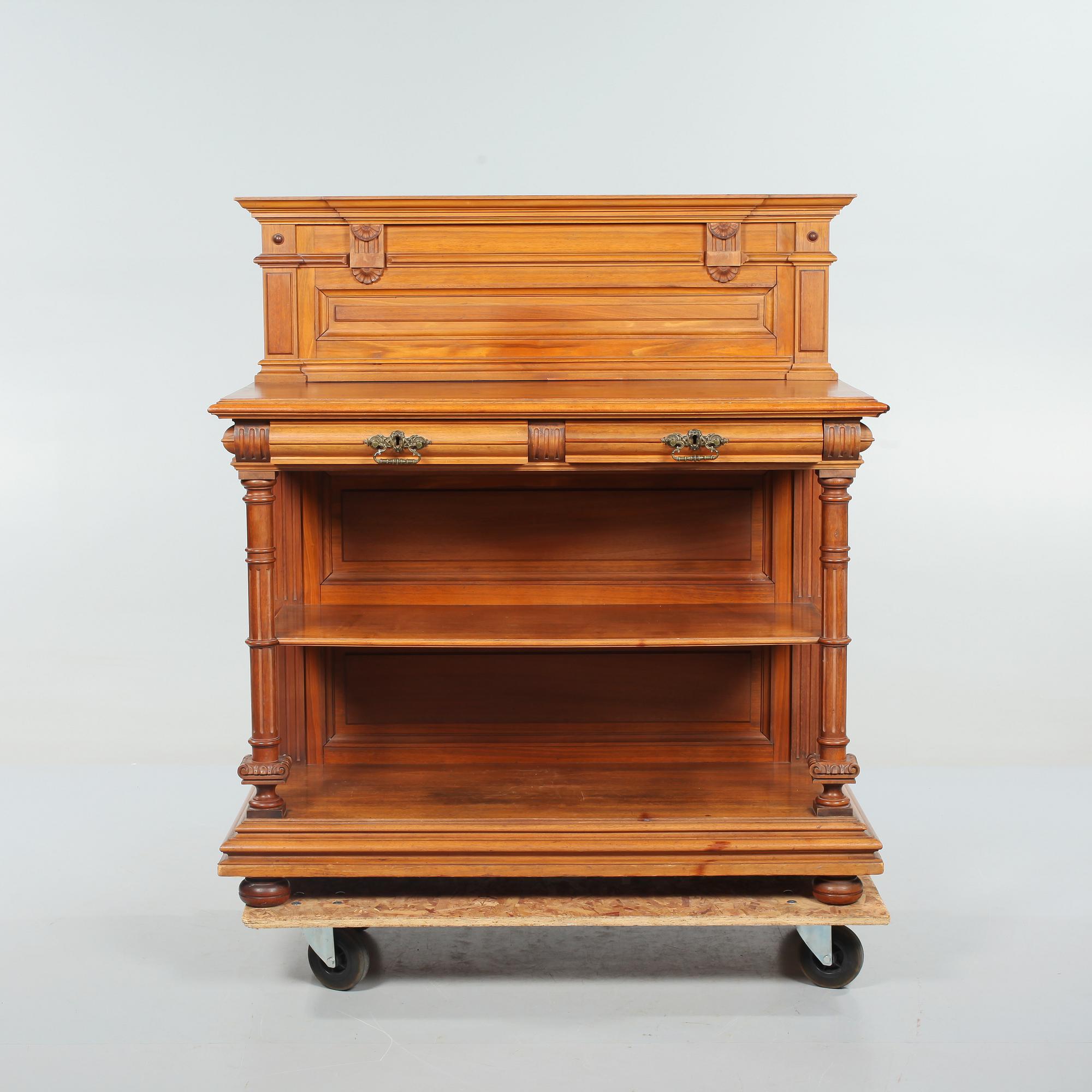 SIDEBOARD, nyrenässans, sent 1800-tal.