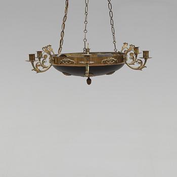 TAKAMPEL, empirestil, 1900-talets första hälft. Höjd ca 75 cm.