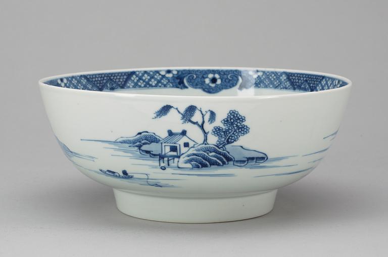 A blue and white bowl, Qing Dynasty, Qianlong (1736-95).