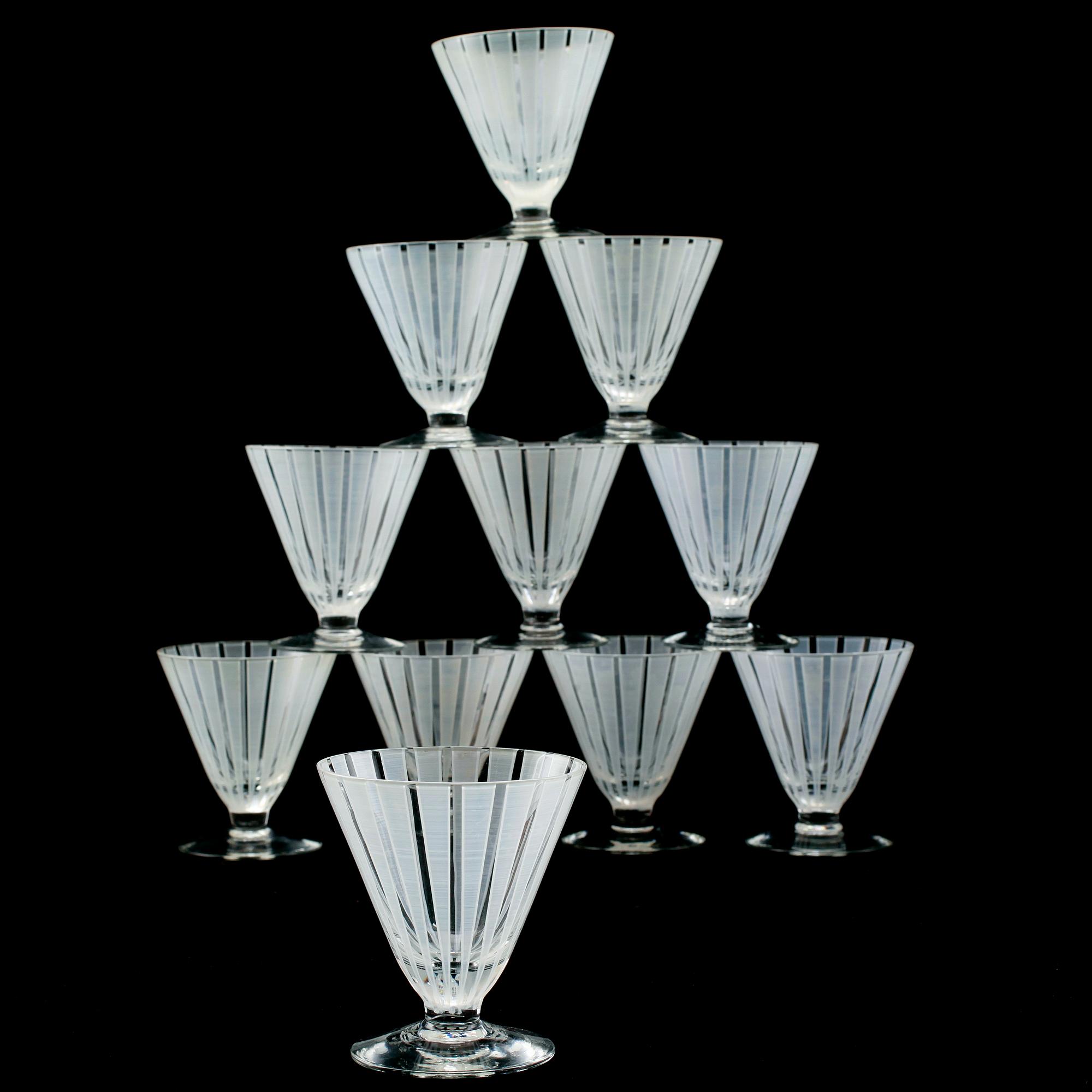 MARTINIGLAS, 12 st, "Strikt", Bengt Orup, Johansfors, formgiven 1953.