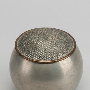 ASK MED LOCK, tenn, Firma Svenskt Tenn, 1936,