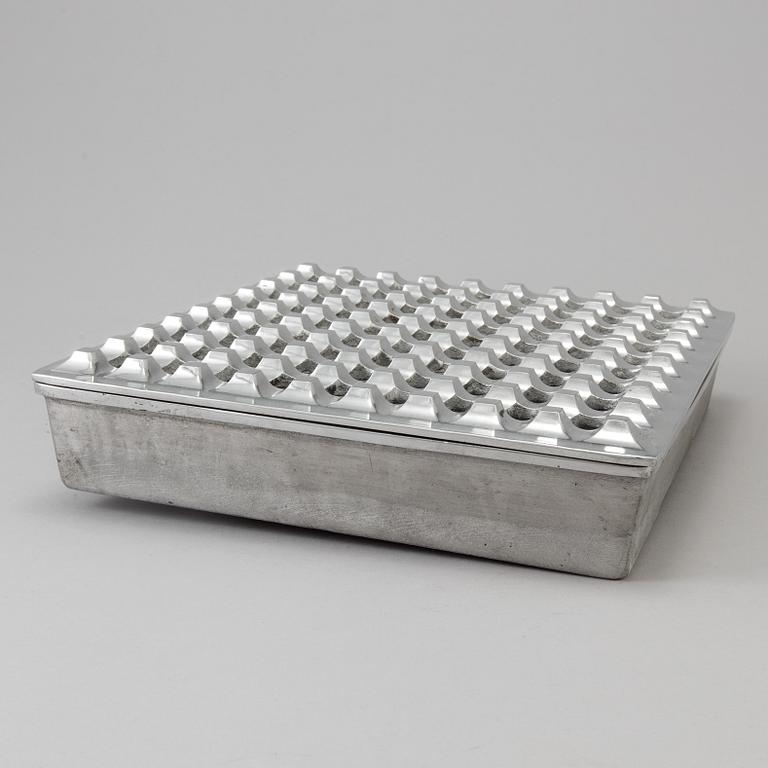 BECK & JUNG, a metal 'Ultima 30' ashtray.
