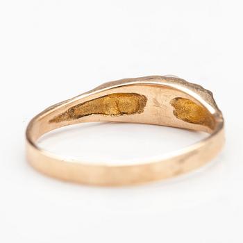 BJÖRN WECKSTRÖM, A 14K gild ring "Small word" with a cultured pearl. Lapponia 1971.