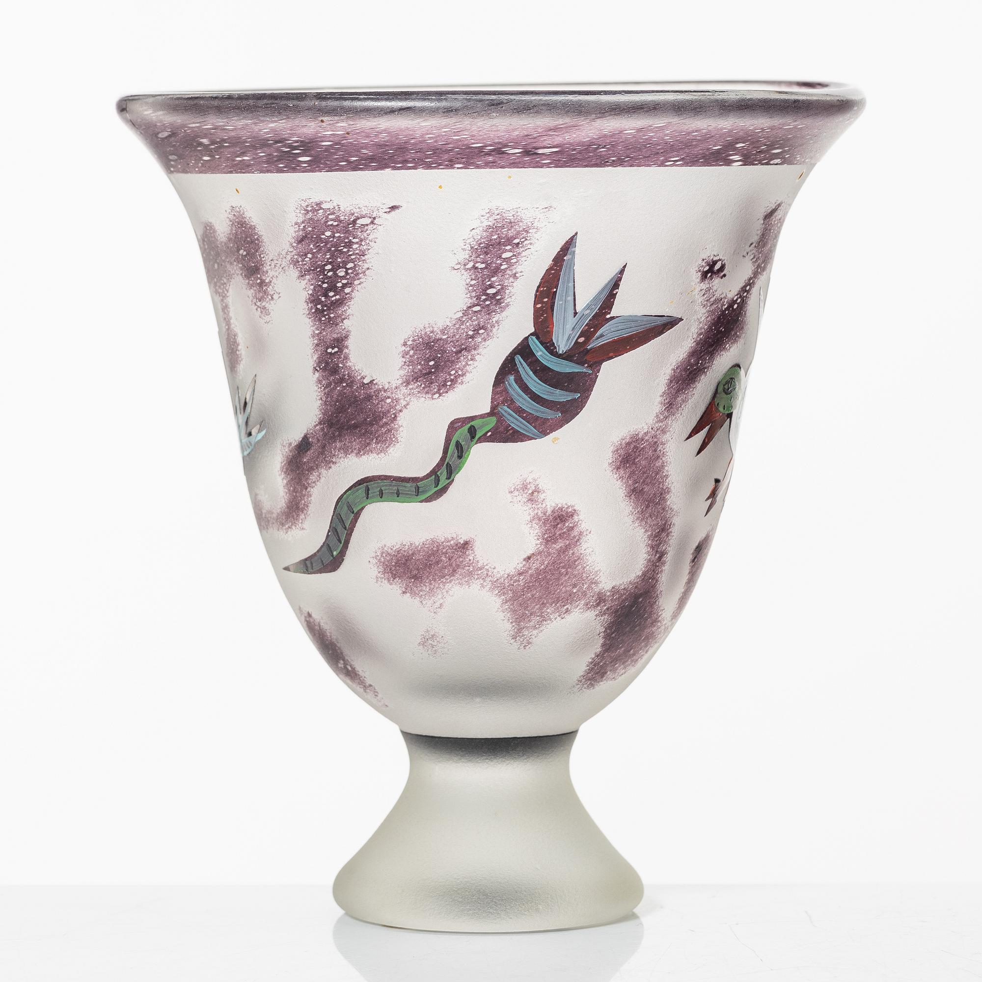 Ulrica Hydman-Vallien, a vase, Kosta Boda Studio.